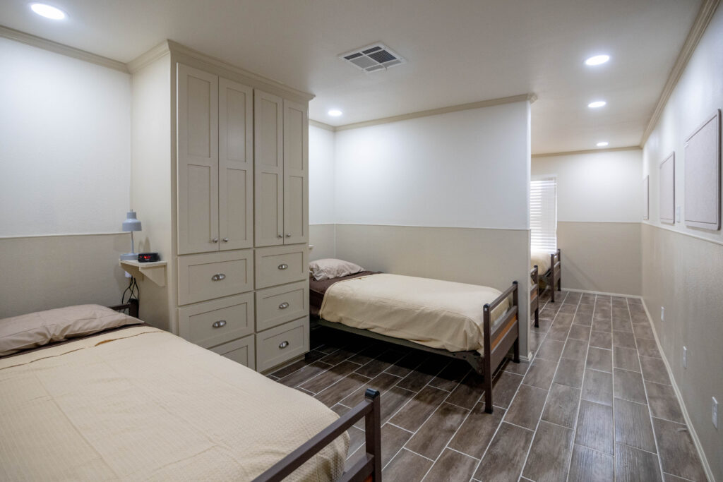 Accommodations at Burning Tree Lodge